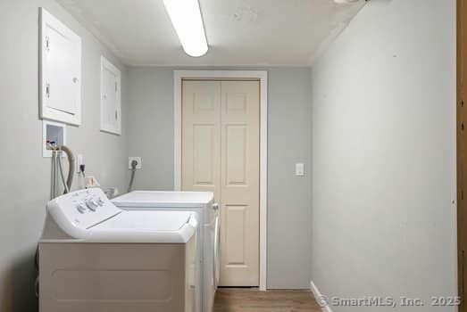Interior, Washer, Wood Texture Flooring