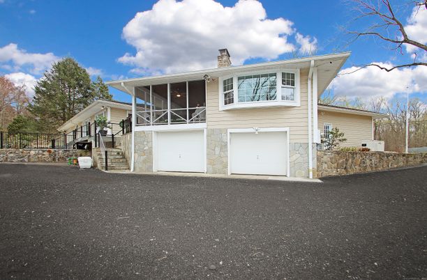 Attached, Exterior, Facade, Split Level