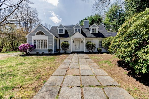 Exterior, Facade, Cape Cod