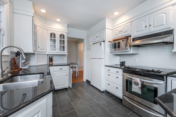 Dining room, Interior, Kitchen, Recessed Lighting, Stainless Steel Appliances