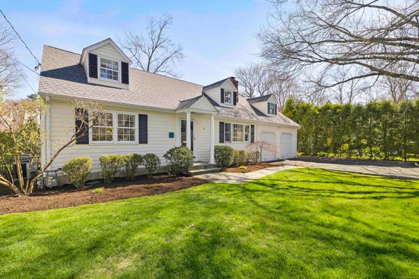 Attached, Exterior, Facade, Cape Cod