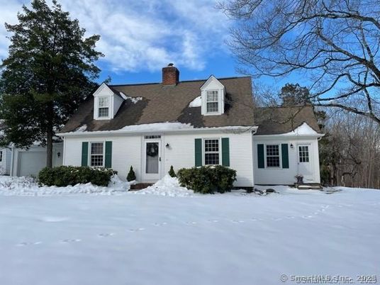 Exterior, Facade, Cape Cod