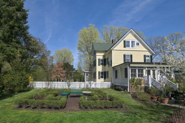 Backyard, Exterior, Facade, Queen Anne Victorian