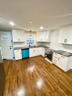 Interior, Kitchen, Pendant Lights, Recessed Lighting, Wood Texture Flooring