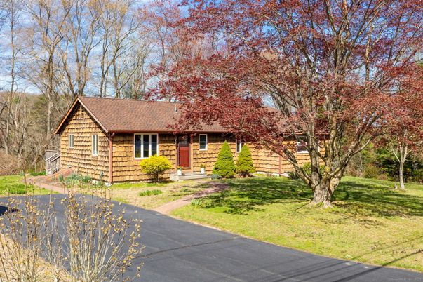 Exterior, Facade, Log Home