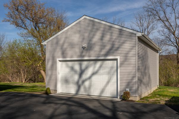 Detached Garage, Exterior