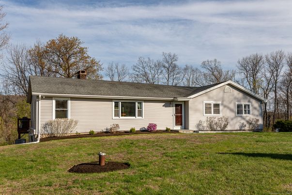 Backyard, Exterior, Facade, Ranch
