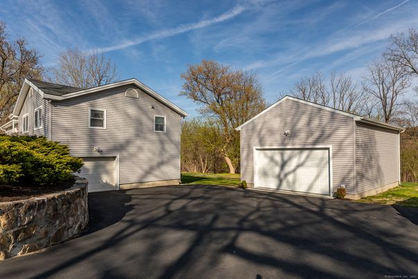 Detached Garage, Exterior