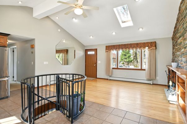 Interior, Recessed Lighting, Wood Texture Flooring