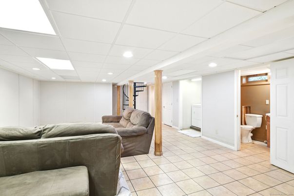 Bathroom, Interior, Recessed Lighting