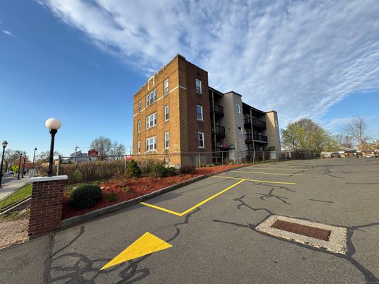 Exterior, Facade, Highrise