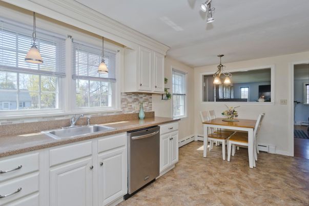 Dining room, Interior, Kitchen, Pendant Lights