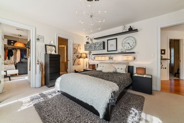 Bedroom, Interior, Pendant Lights, Wood Texture Flooring