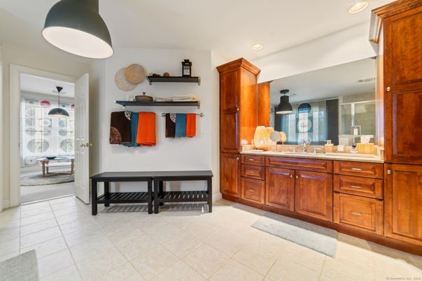 Bathroom, Interior, Recessed Lighting