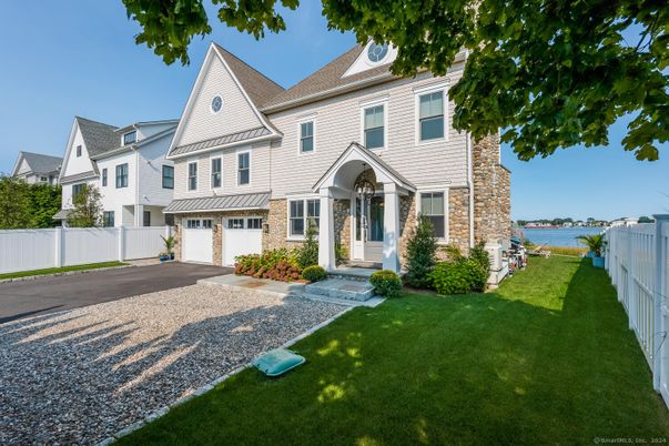 Attached, Exterior, Facade, Water, Queen Anne Victorian