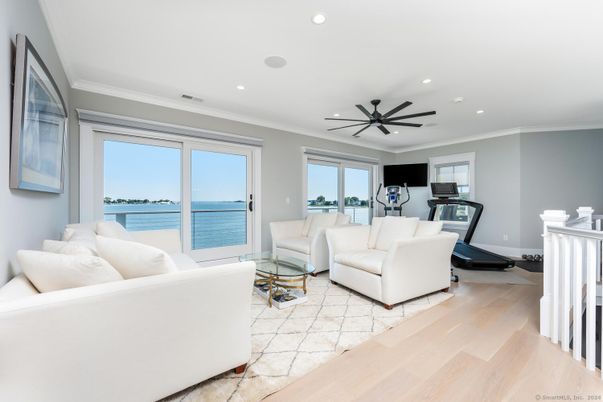 Fitness Equipment, Interior, Living room, Recessed Lighting, Water, Wood Texture Flooring