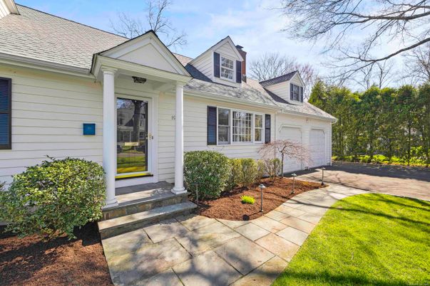 Attached, Exterior, Facade, Cape Cod