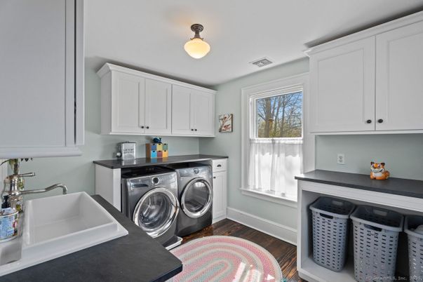 Interior, Washer, Wood Texture Flooring