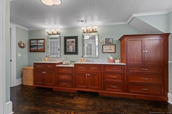 Bathroom, Dual Sink Vanities, Interior, Wood Texture Flooring