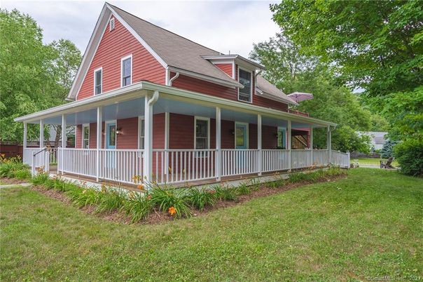 Backyard, Exterior, Facade, Queen Anne Victorian