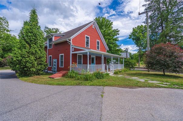 Backyard, Exterior, Facade, Queen Anne Victorian
