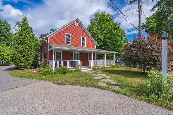Backyard, Exterior, Facade, Queen Anne Victorian