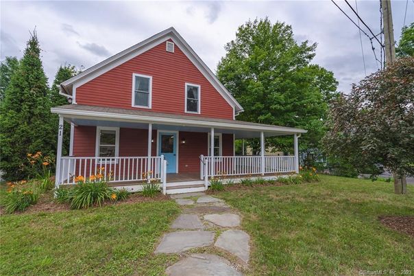 Backyard, Exterior, Facade, Queen Anne Victorian