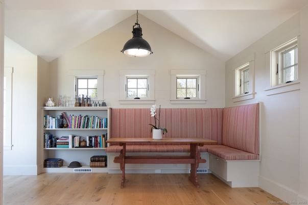 Interior, Pendant Lights, Wood Texture Flooring