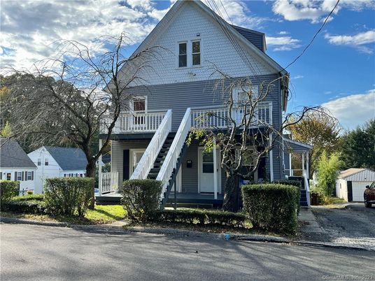 Exterior, Facade, Queen Anne Victorian