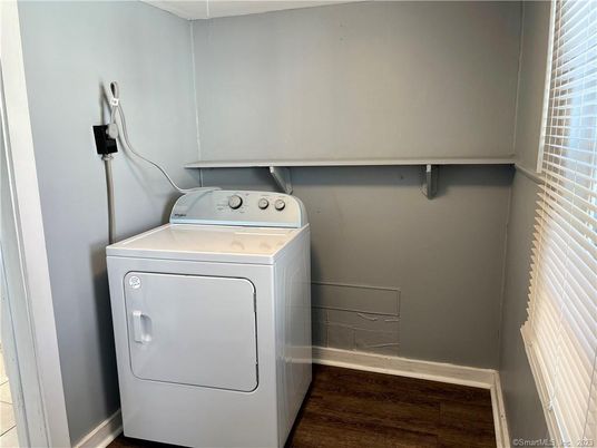 Interior, Utility Closets, Washer, Wood Texture Flooring