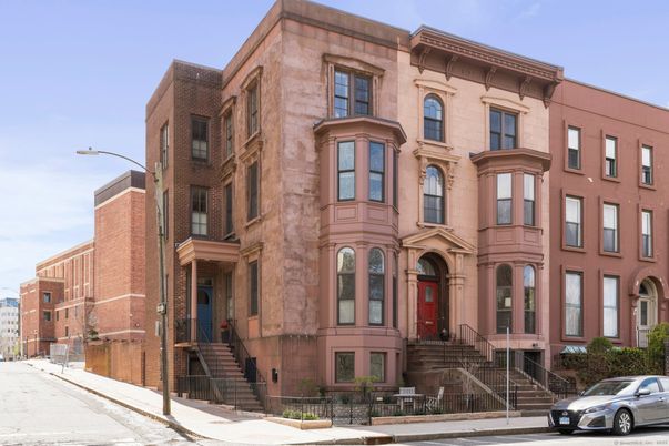 Exterior, Facade, Brownstone