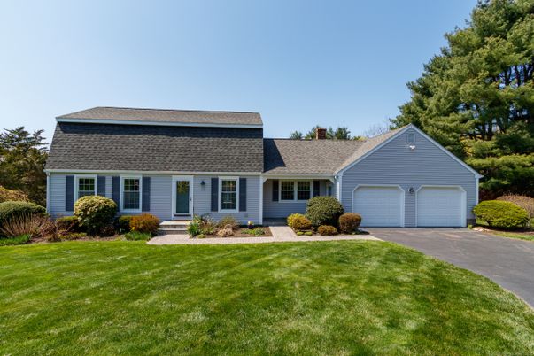 Attached, Exterior, Facade, Cape Cod