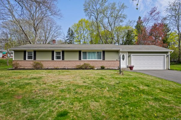 Attached, Exterior, Facade, Ranch