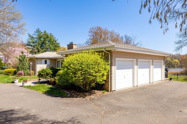 Detached Garage, Exterior