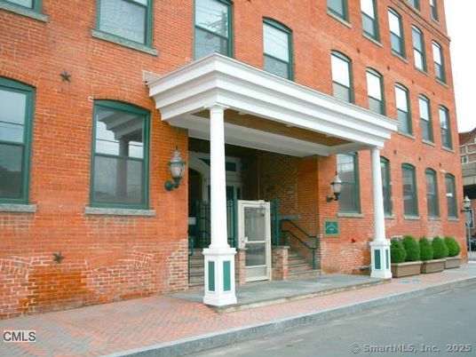 Exterior, Facade, Brick Facade, Rowhouse