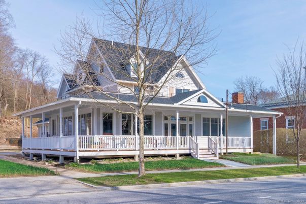 Exterior, Facade, Queen Anne Victorian