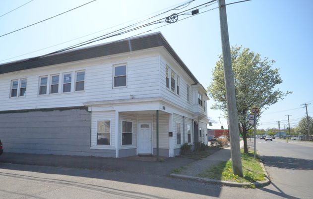 Exterior, Facade, None