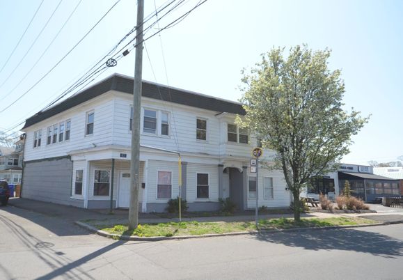 Exterior, Facade, Rowhouse