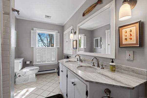 Bathroom, Dual Sink Vanities, Interior