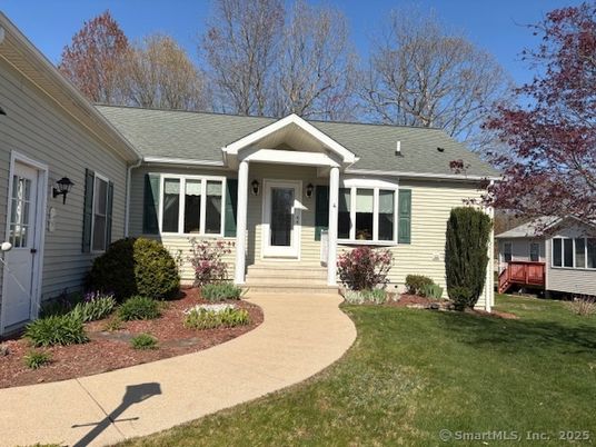 Exterior, Facade, Cape Cod