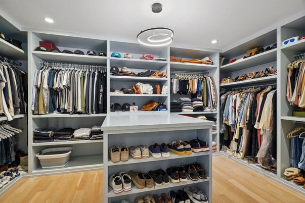 Interior, Pendant Lights, Recessed Lighting, Walk-in Closets, Wood Texture Flooring