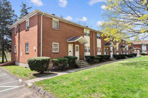 Exterior, Facade, Brick Facade, Rowhouse