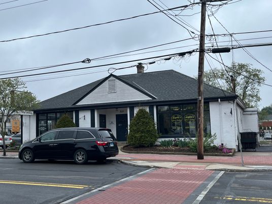 Exterior, Facade, Cape Cod