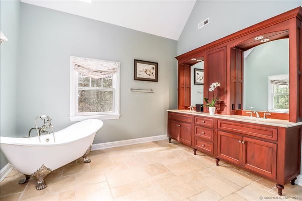 Bathroom, Dual Sink Vanities, Free Standing Baths, Interior, Recessed Lighting