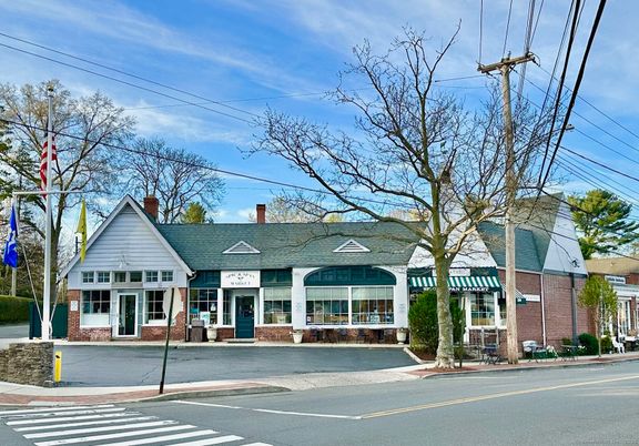 Exterior, Facade, Brick Facade, Cape Cod