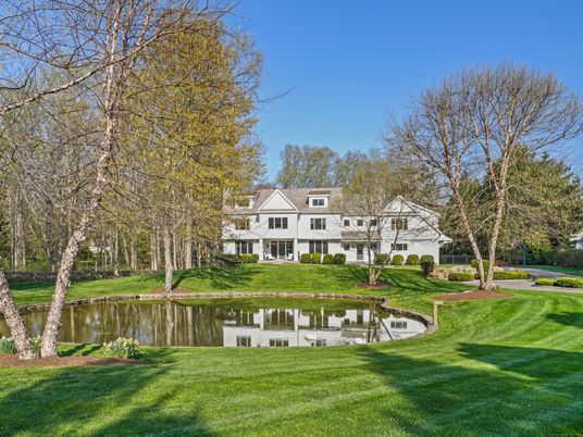 Exterior, Lake