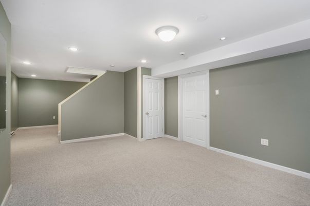 Empty room, Interior, Recessed Lighting