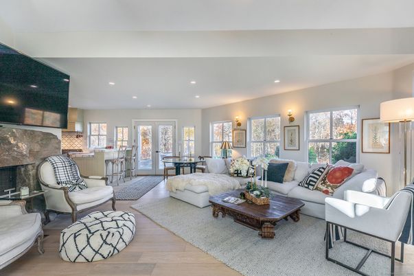Interior, Living room, Recessed Lighting, Wood Texture Flooring