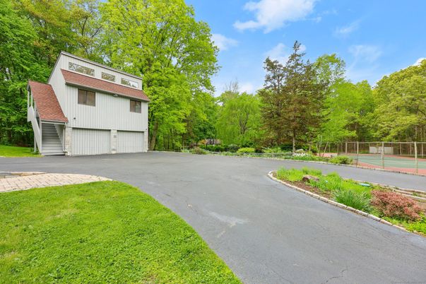 Detached Garage, Exterior