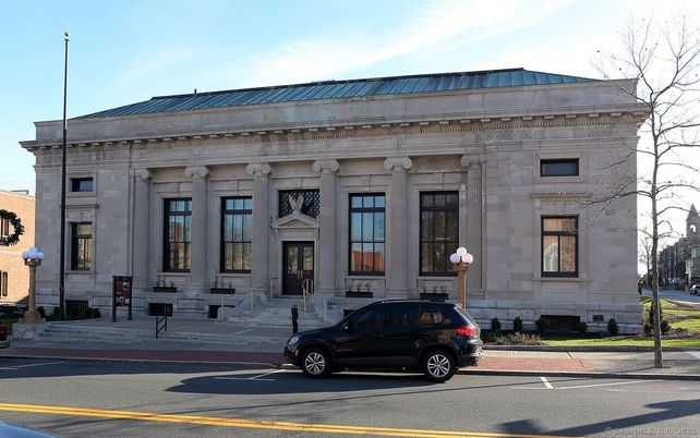 Exterior, Facade, French Provincial